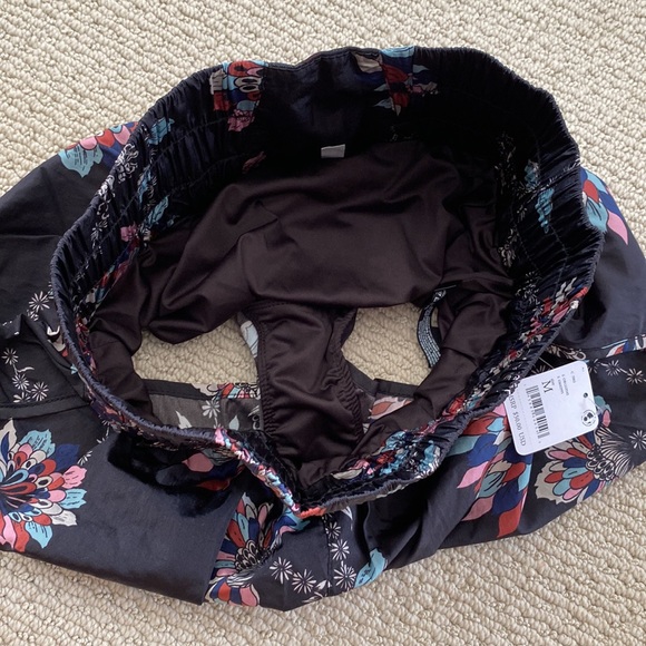 SOLD! FP Movement by Free People High Waisted Shorts - Picture 6 of 6